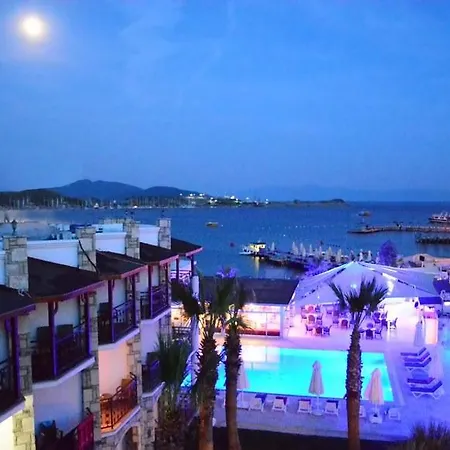 Comfy With Shared Pool Near Hotel Gumbet