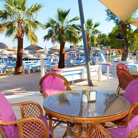 Comfy With Shared Pool Near Hotel Gumbet