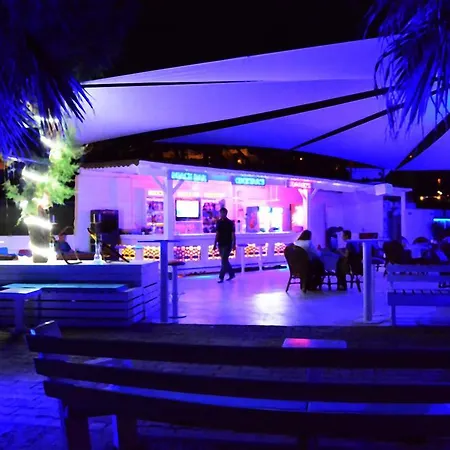 Hotel Comfy With Shared Pool Near