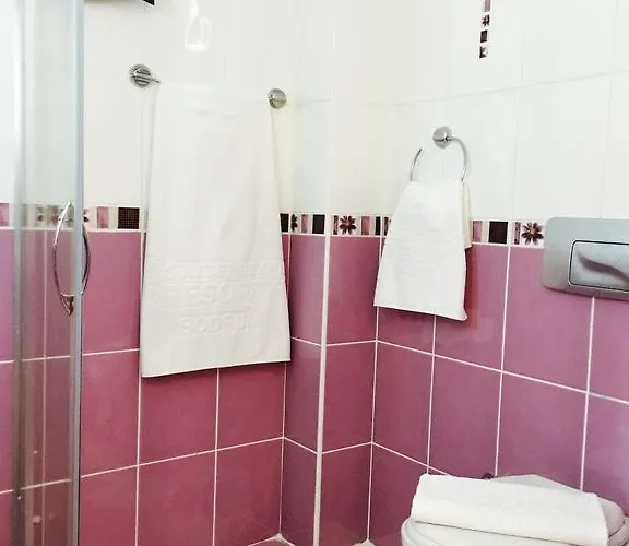 Comfy With Shared Pool Near ボドルム