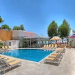 Hotel Comfy With Shared Pool Near Bodrum
