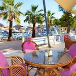 Comfy With Shared Pool Near Hotel Bodrum