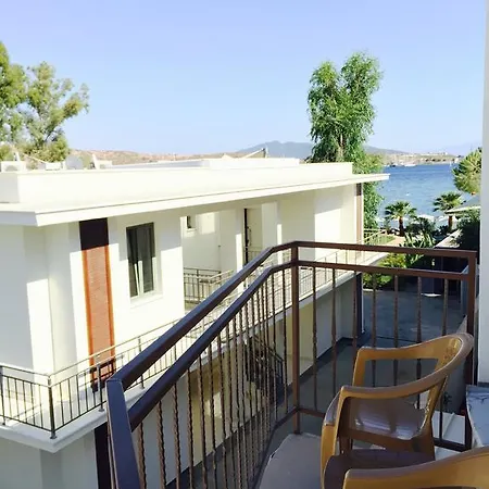 Comfy With Shared Pool Near 3* בודרום