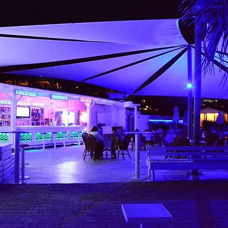 Comfy With Shared Pool Near Otel Gümbet