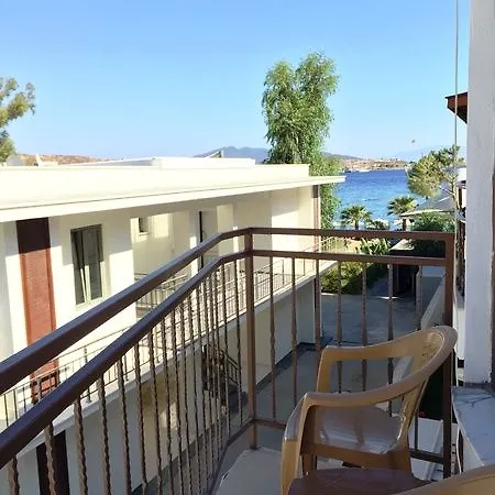 Comfy With Shared Pool Near מלון בודרום