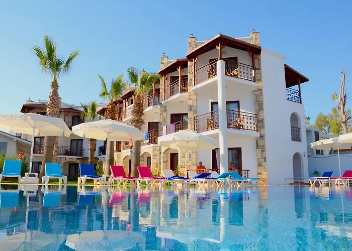 Comfy With Shared Pool Near Hotell