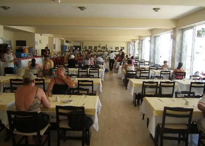 Comfy With Shared Pool Near