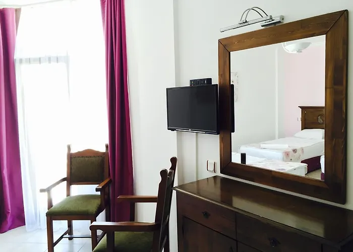 Otel Comfy With Shared Pool Near 3*