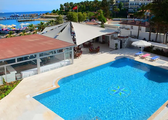 Otel Comfy With Shared Pool Near 3*