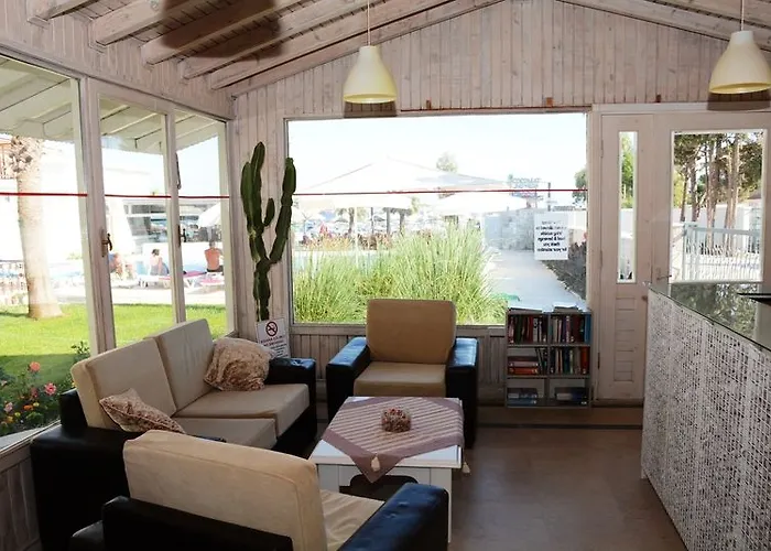 Comfy With Shared Pool Near Otel 3*