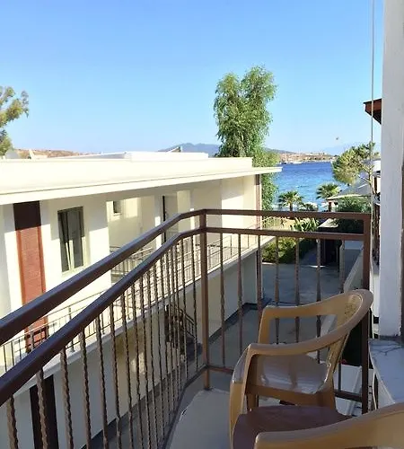 Comfy With Shared Pool Near Otel Bodrum