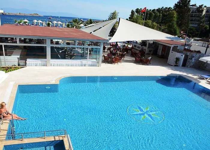 Comfy With Shared Pool Near